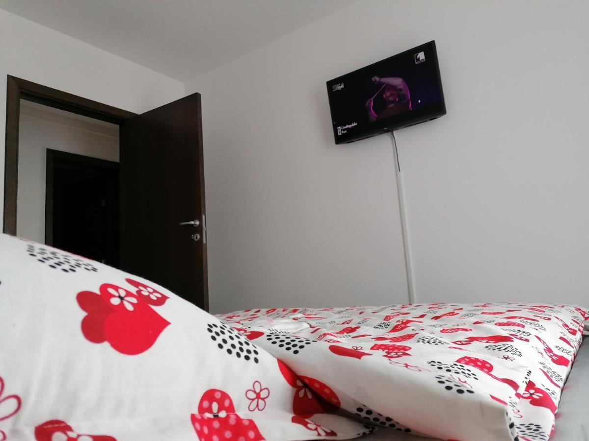 Ama Apartament Cu Terasa 50 Mp & Parcare Braşov Esterno foto