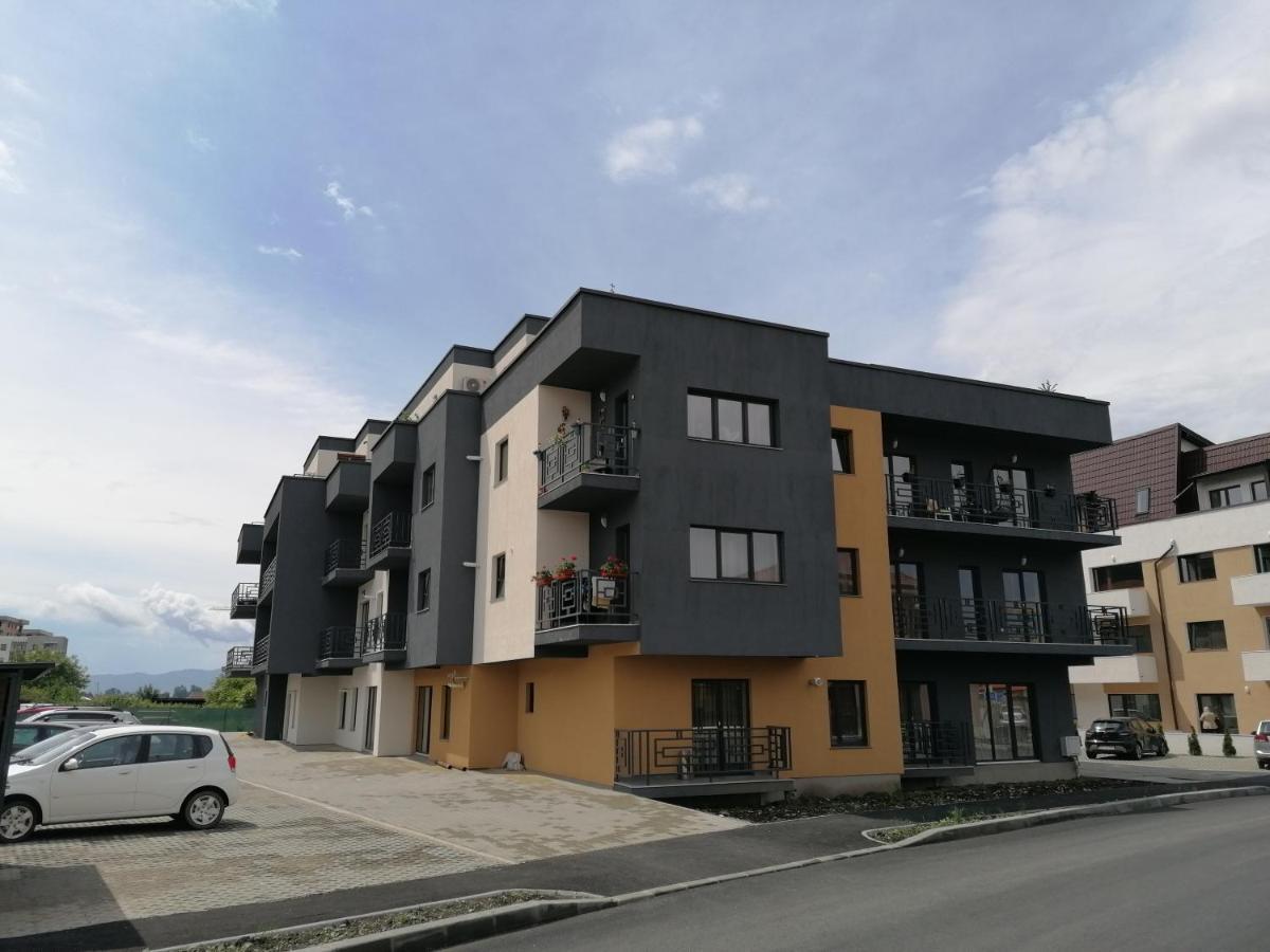 Ama Apartament Cu Terasa 50 Mp & Parcare Braşov Esterno foto
