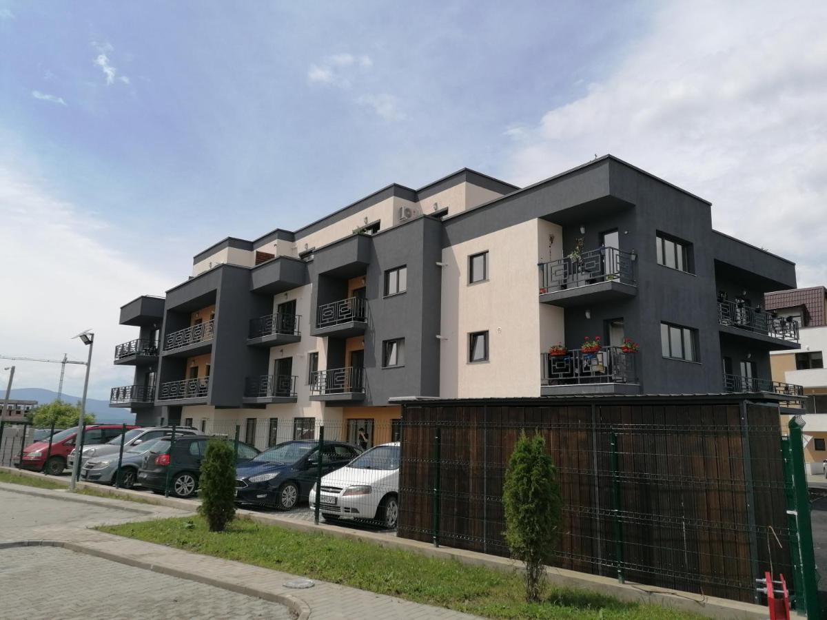 Ama Apartament Cu Terasa 50 Mp & Parcare Braşov Esterno foto