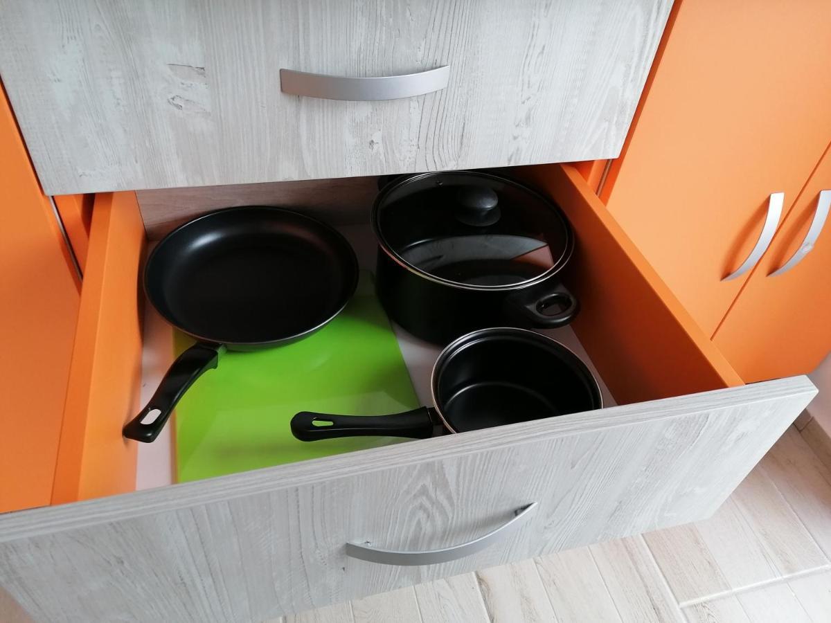 Ama Apartament Cu Terasa 50 Mp & Parcare Braşov Esterno foto