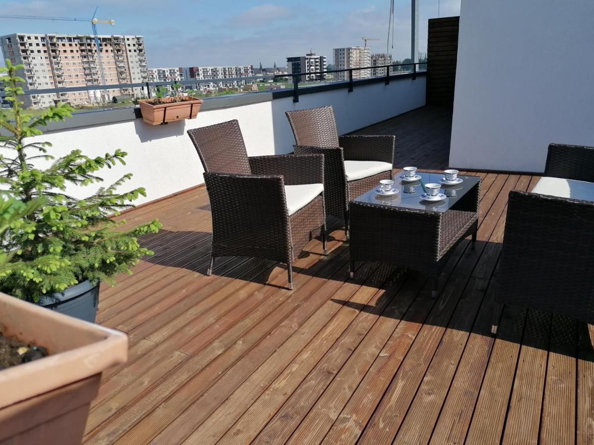 Ama Apartament Cu Terasa 50 Mp & Parcare Braşov Esterno foto