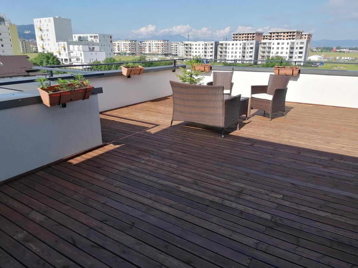 Ama Apartament Cu Terasa 50 Mp & Parcare Braşov Esterno foto