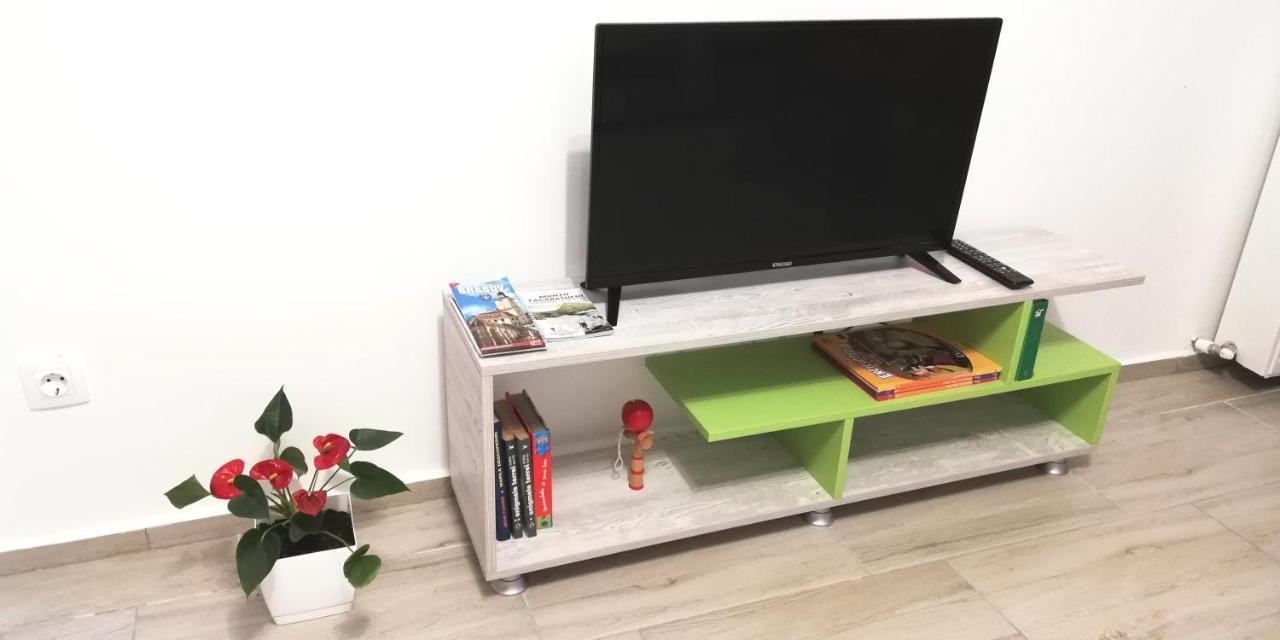 Ama Apartament Cu Terasa 50 Mp & Parcare Braşov Esterno foto