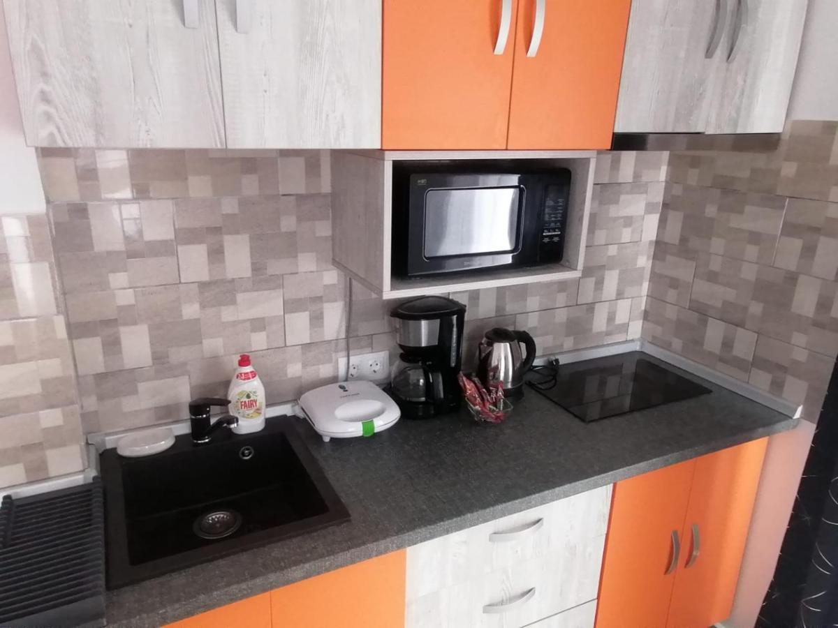 Ama Apartament Cu Terasa 50 Mp & Parcare Braşov Esterno foto