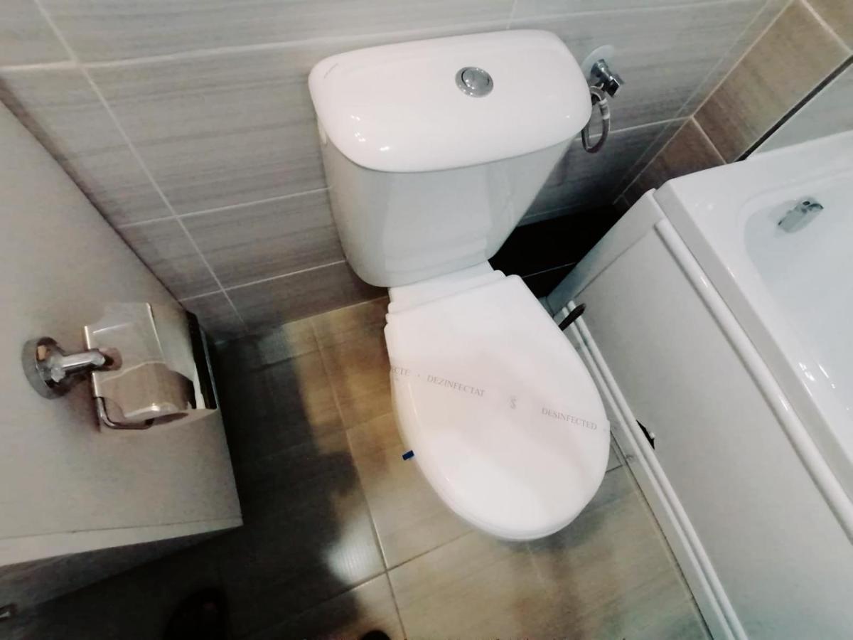 Ama Apartament Cu Terasa 50 Mp & Parcare Braşov Esterno foto
